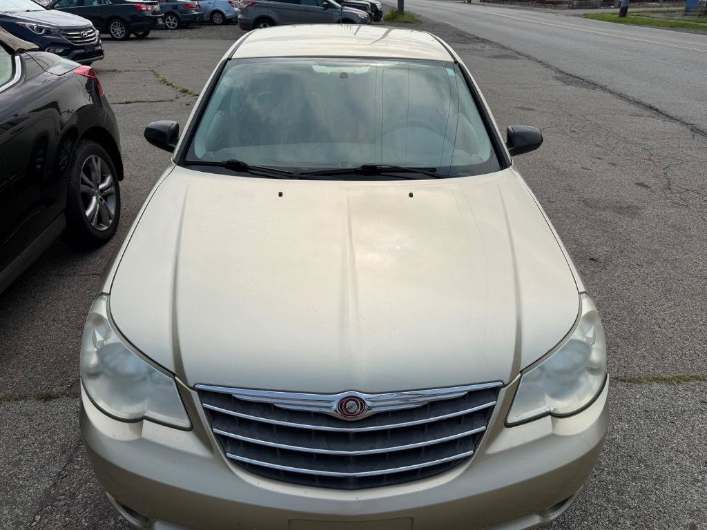 Used 2010 Chrysler Sebring Touring FWD image 7