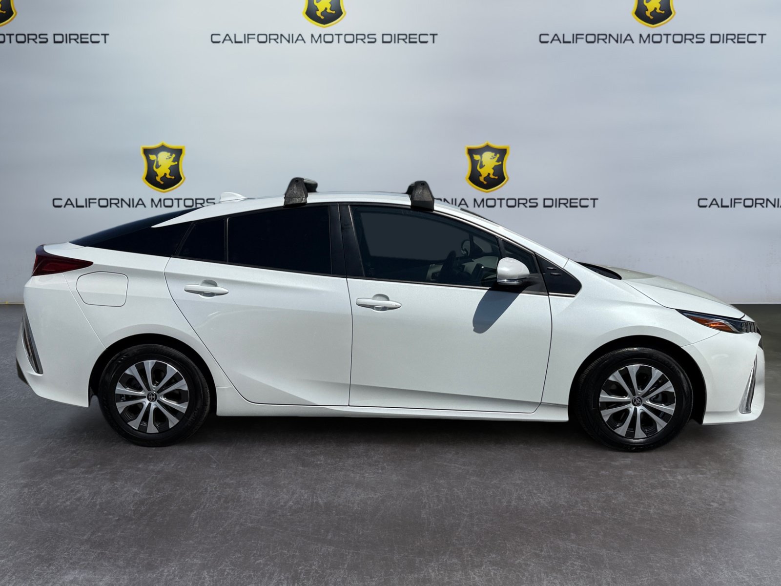 Used 2022 Toyota Prius Prime XLE FWD image 6
