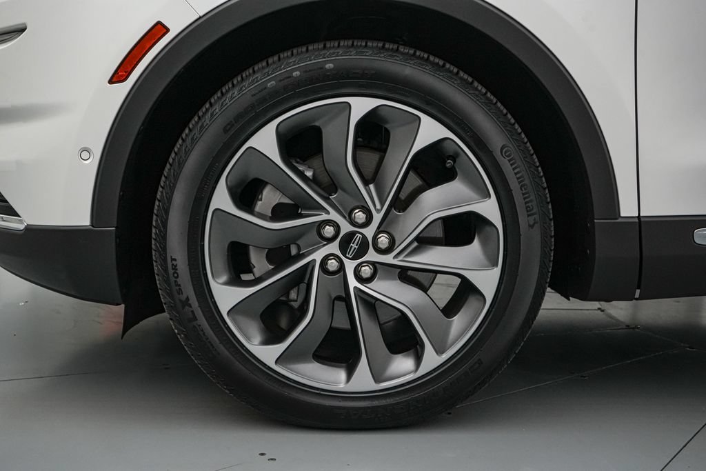 Used 2023 Lincoln Nautilus Reserve w/ Equipment Group 201A FWD image 10