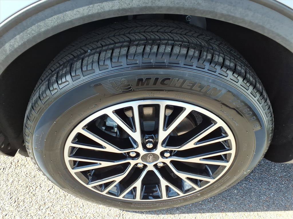 Used 2025 Ford Escape SE FWD image 17