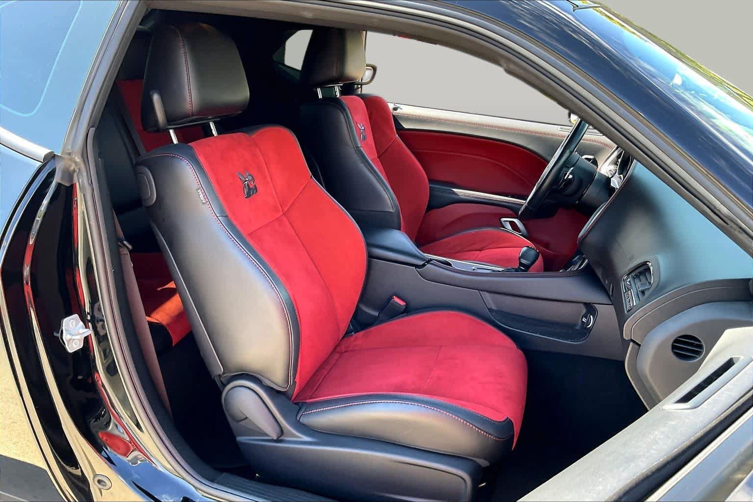 Used 2022 Dodge Challenger R/T Scat Pack RWD image 9
