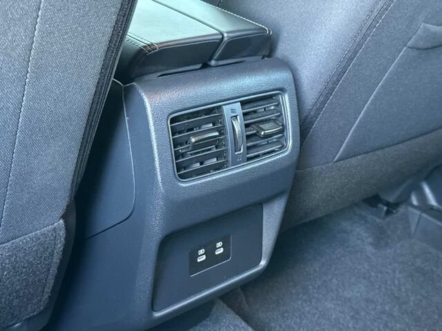 Used 2026 Nissan Rogue SV FWD image 14