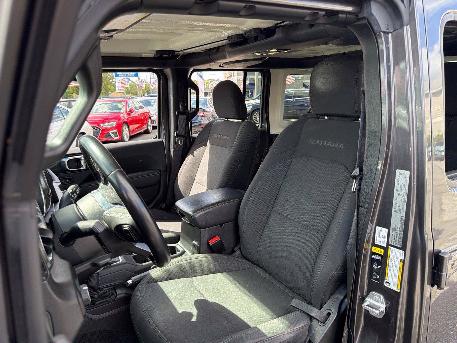 Used 2022 Jeep Wrangler Unlimited Sahara AWD/4WD image 25