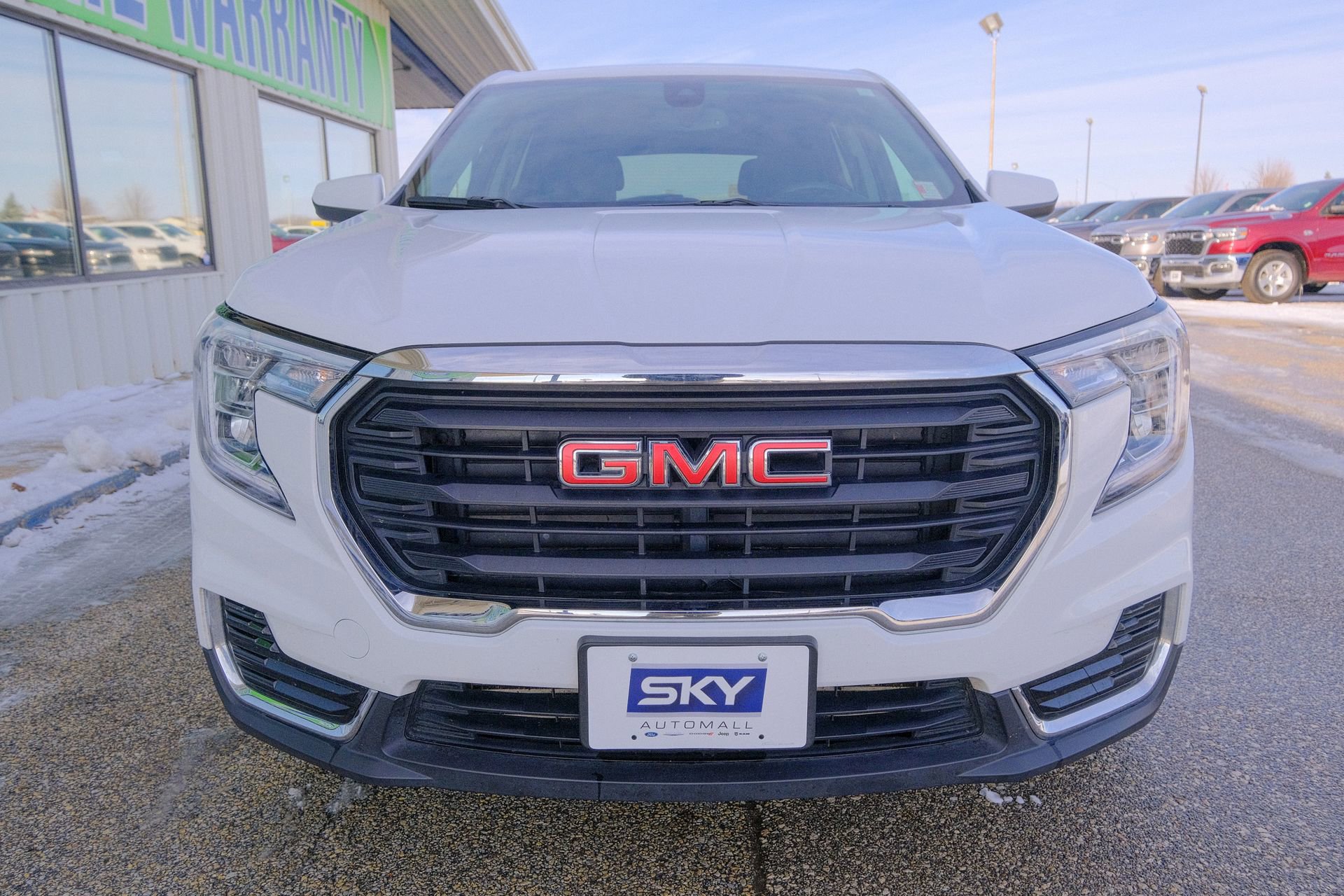 Used 2024 GMC Terrain SLE image 14