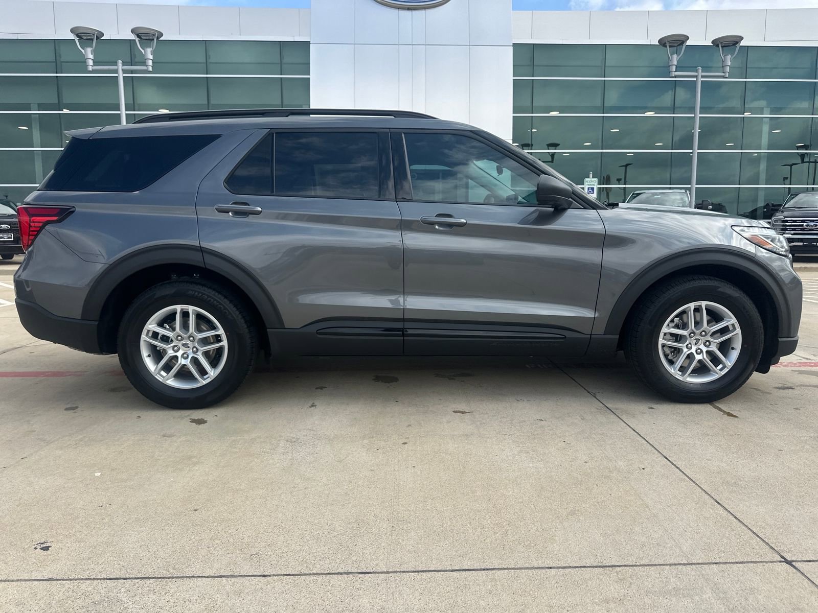 New 2026 Ford Explorer Active w/ Active Comfort Package image 6