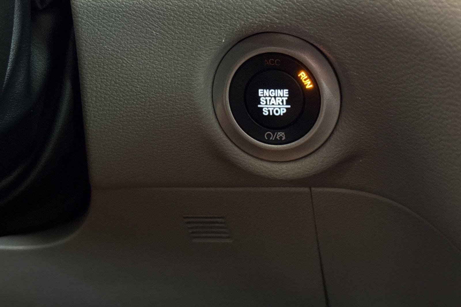 Used 2023 Chrysler Pacifica Touring-L FWD image 28