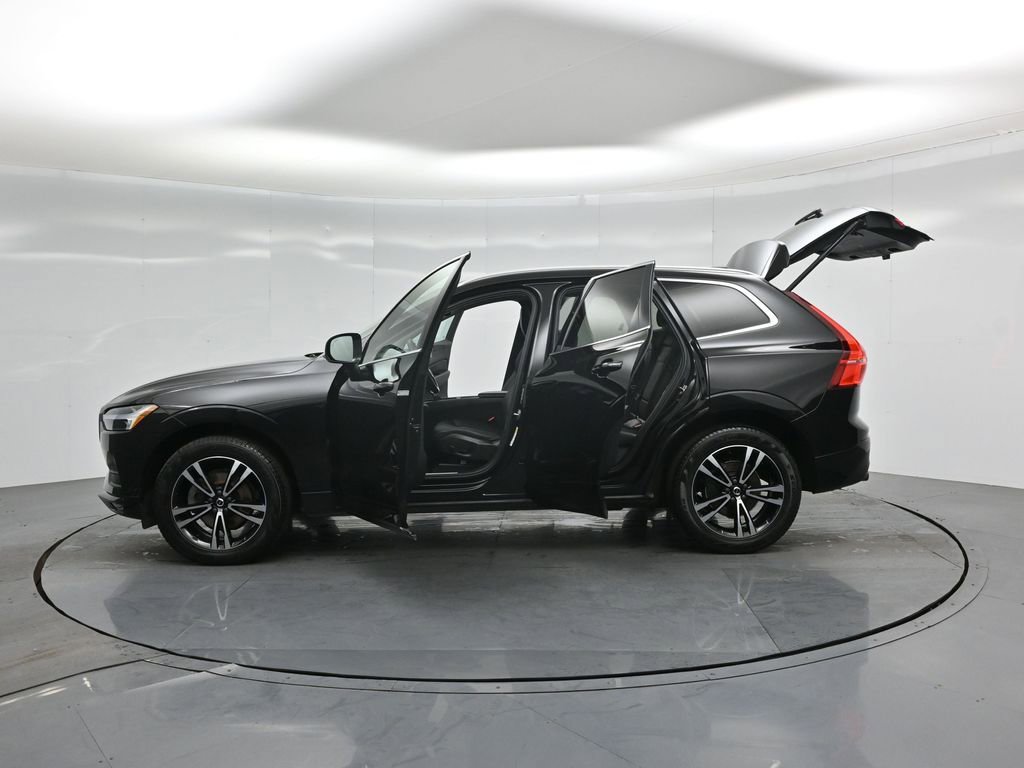 Used 2021 Volvo XC60 T5 Momentum w/ Premium Package image 36