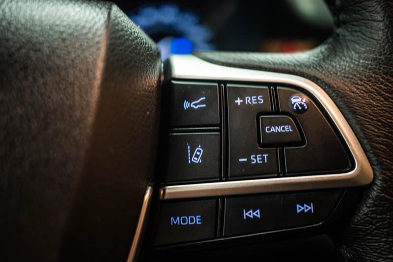 Used 2023 Toyota Sienna XLE w/ XLE Plus Package FWD image 21