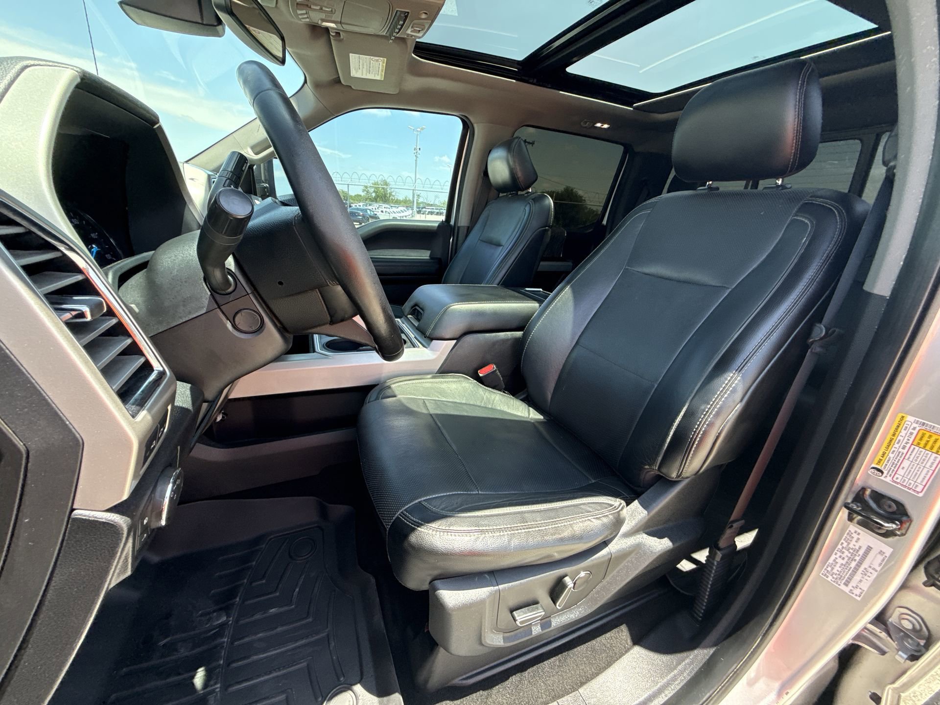 Used 2017 Ford F250 Lariat w/ Lariat Ultimate Package AWD/4WD image 13