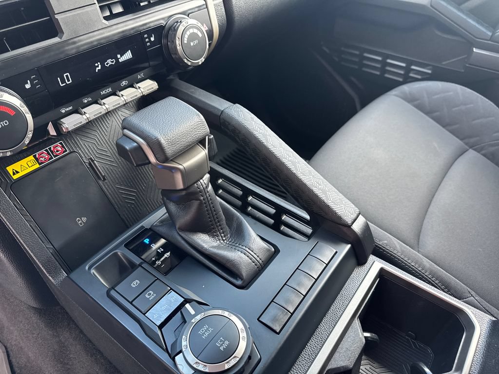 Certified 2025 Toyota Tacoma SR5 AWD/4WD image 23