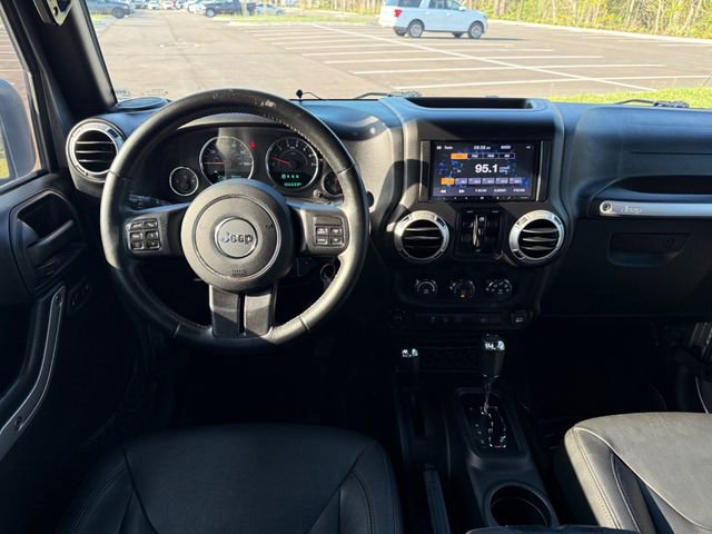 Used 2017 Jeep Wrangler Unlimited Rubicon w/ Connectivity Group image 6