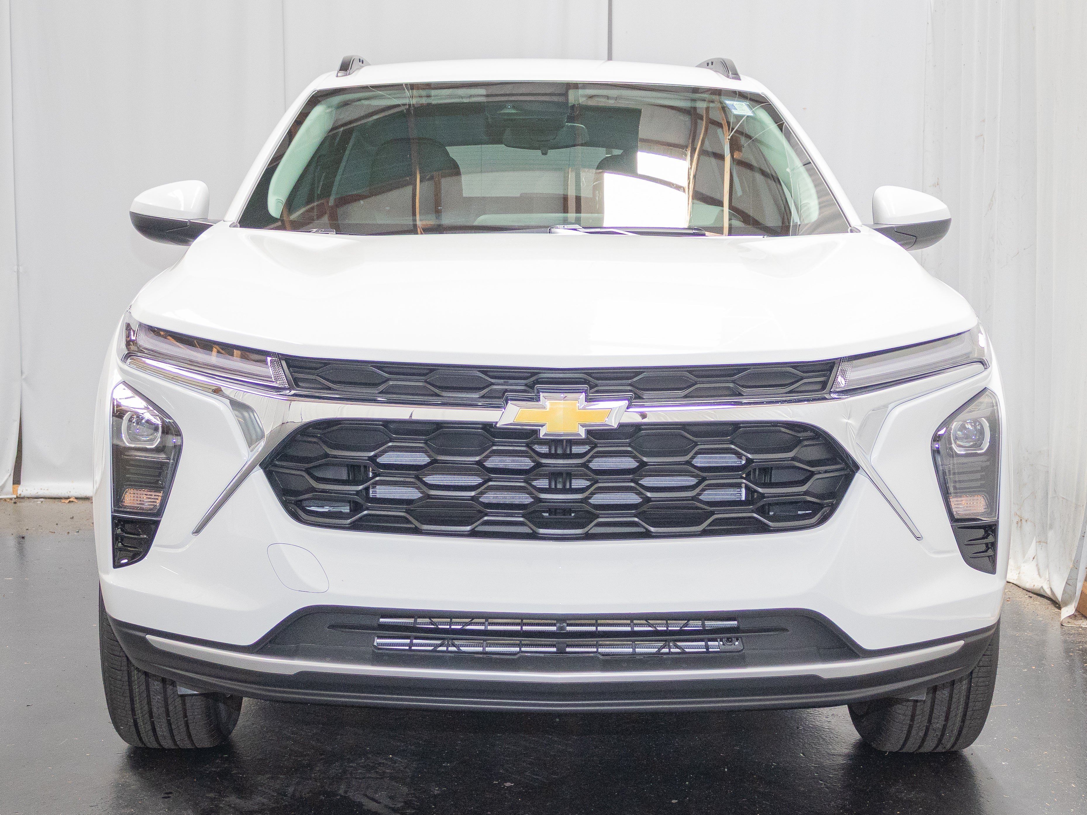 New 2026 Chevrolet Trax LT w/ Driver Confidence Package FWD image 2