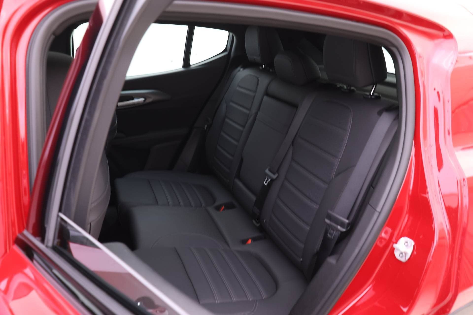New 2025 Alfa Romeo Tonale w/ Premium Package AWD/4WD image 12