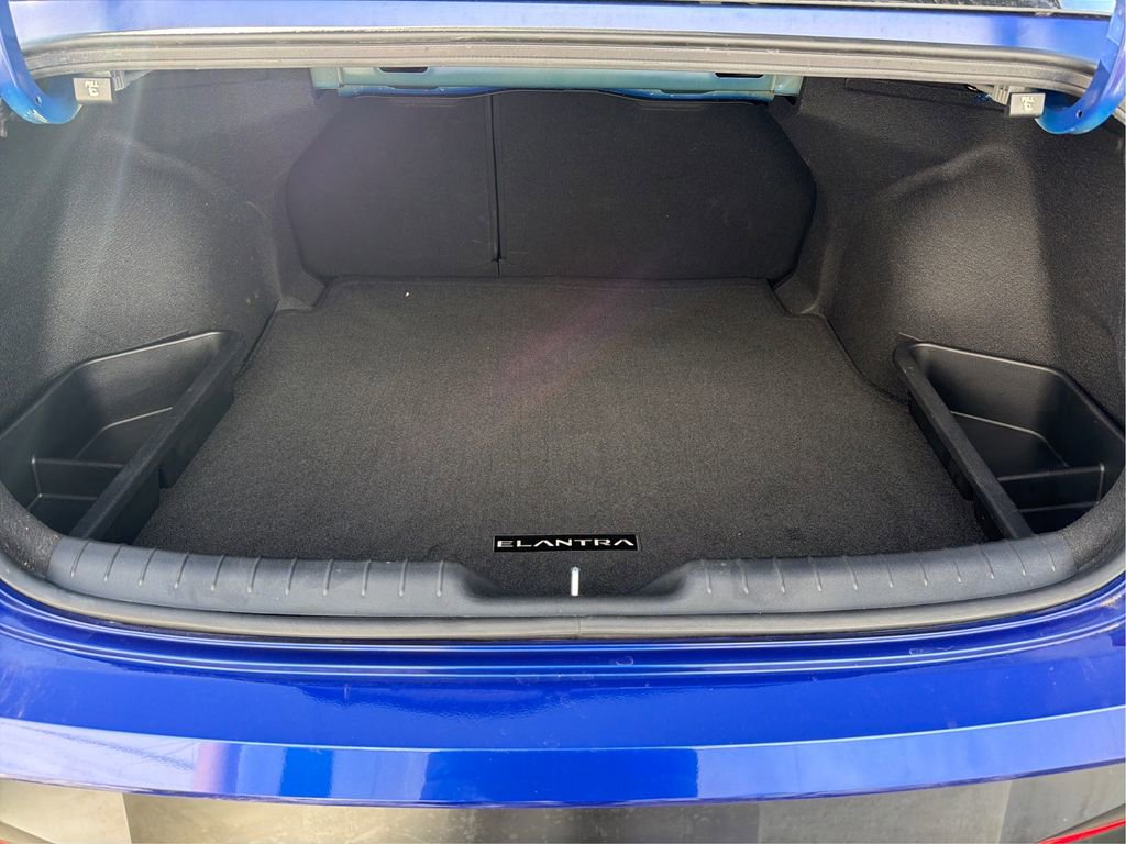 Certified 2025 Hyundai Elantra SEL image 13