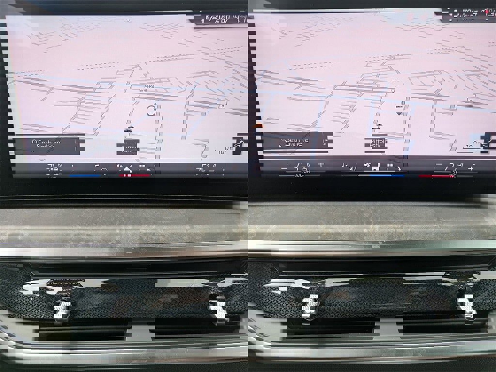 New 2025 BMW X7 xDrive40i w/ Premium Package image 24