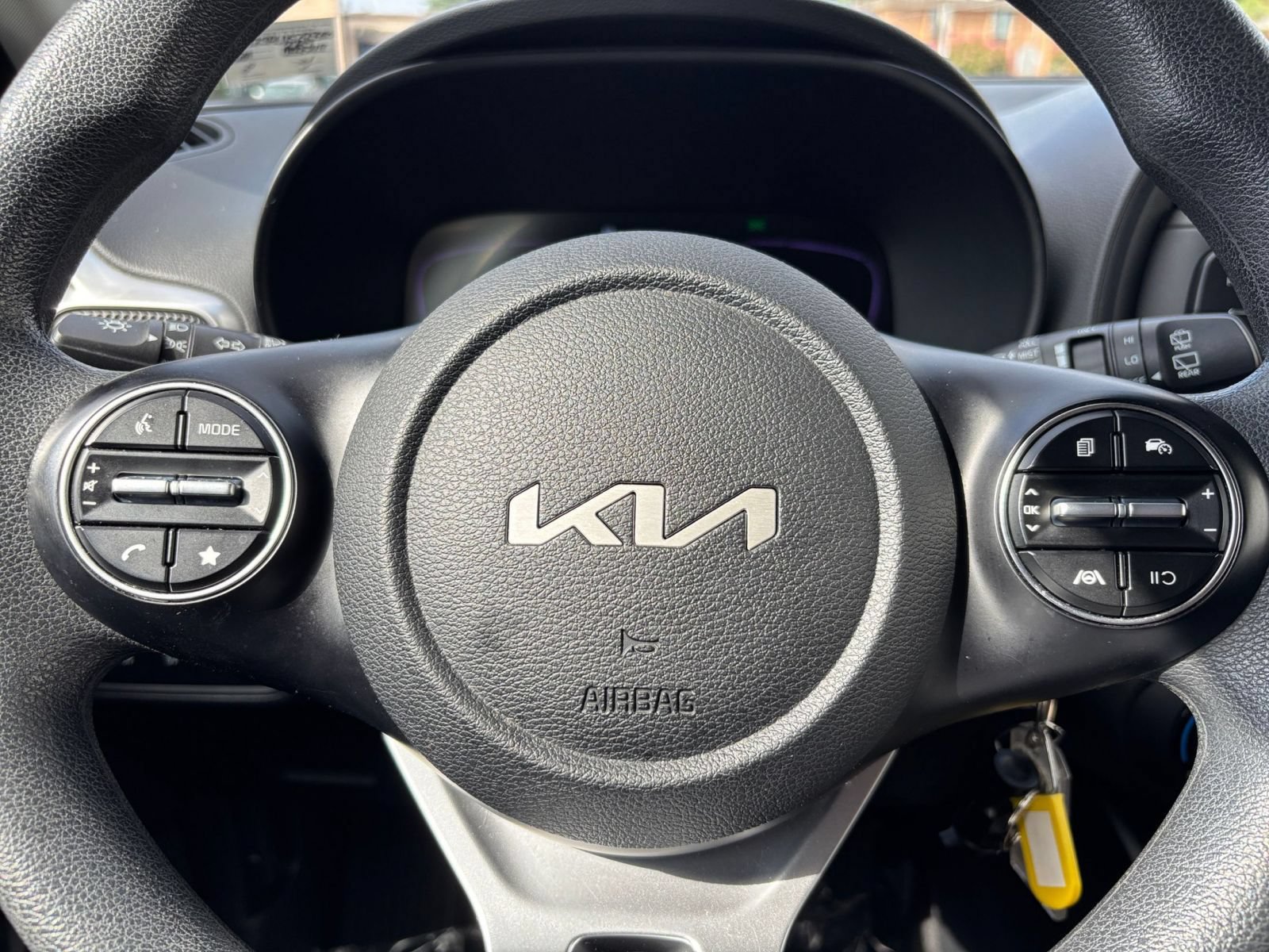 Used 2025 Kia Soul LX w/ LX Technology Package FWD image 21