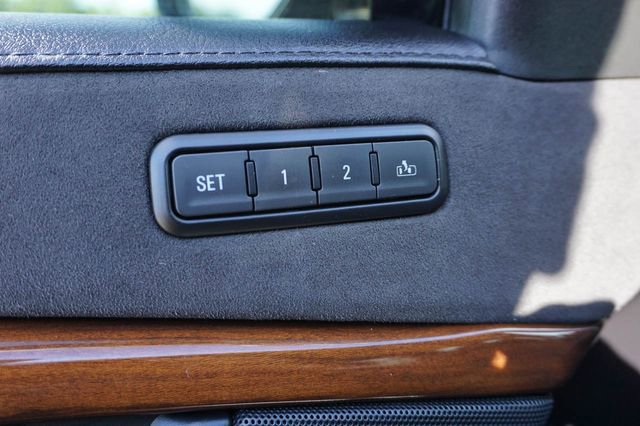 Used 2018 Cadillac Escalade Luxury AWD/4WD image 14