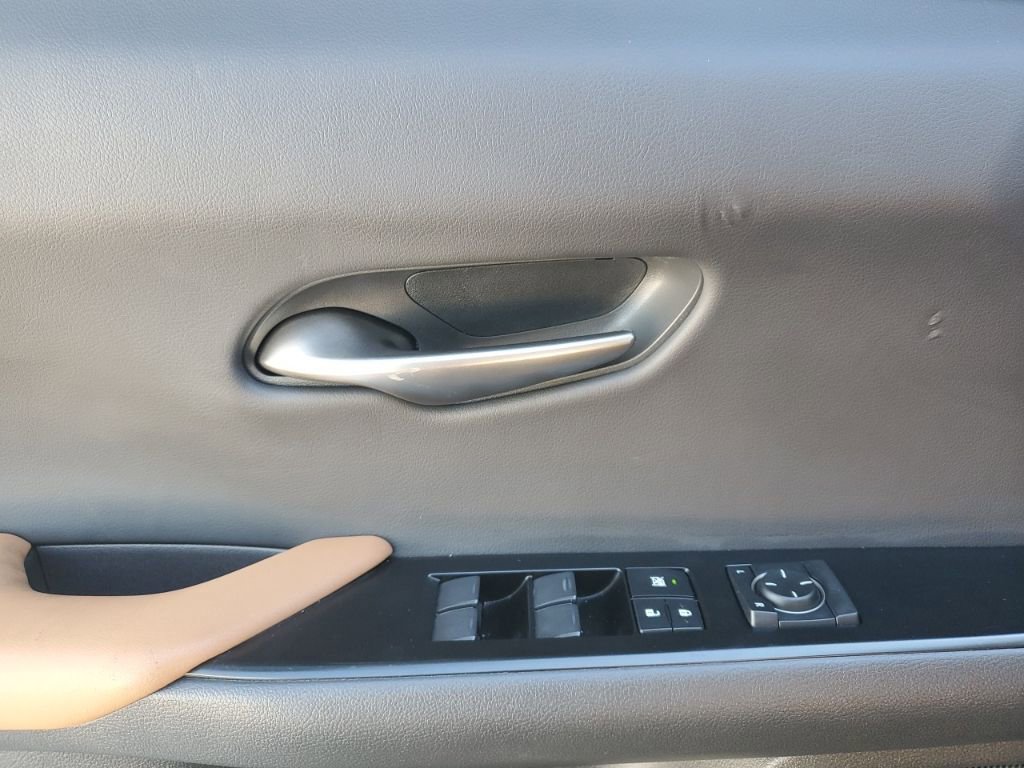 Used 2021 Lexus UX 250h 250h Base image 27