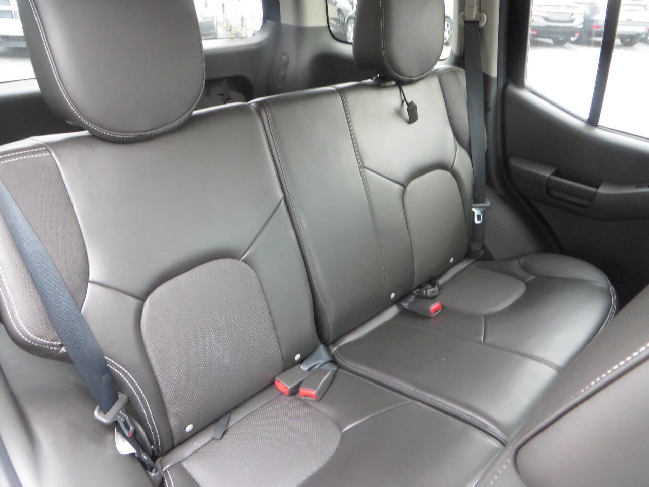 Used 2015 Nissan Xterra PRO-4X w/ Pro-4x Leather Package image 40