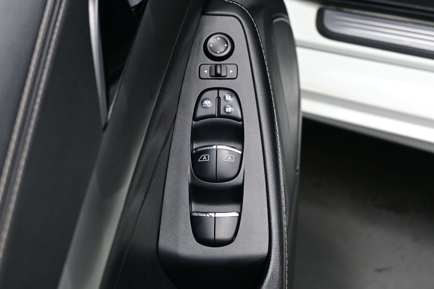 Used 2021 Nissan Maxima 3.5 SV w/ Floor Mat Group FWD image 10