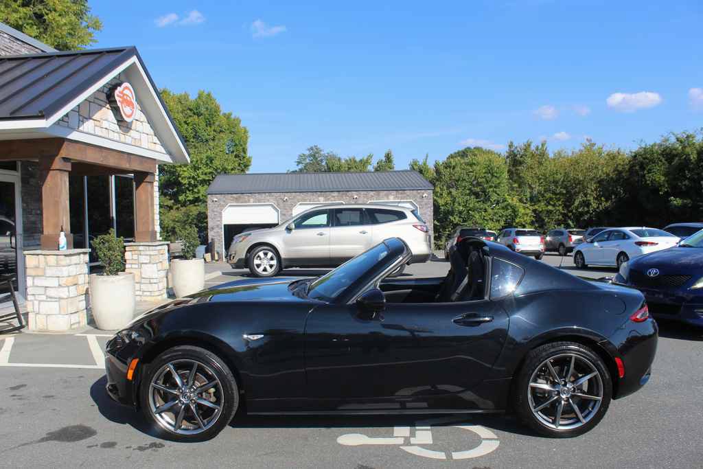 Used 2020 MAZDA MX-5 Miata RF Grand Touring RWD image 11