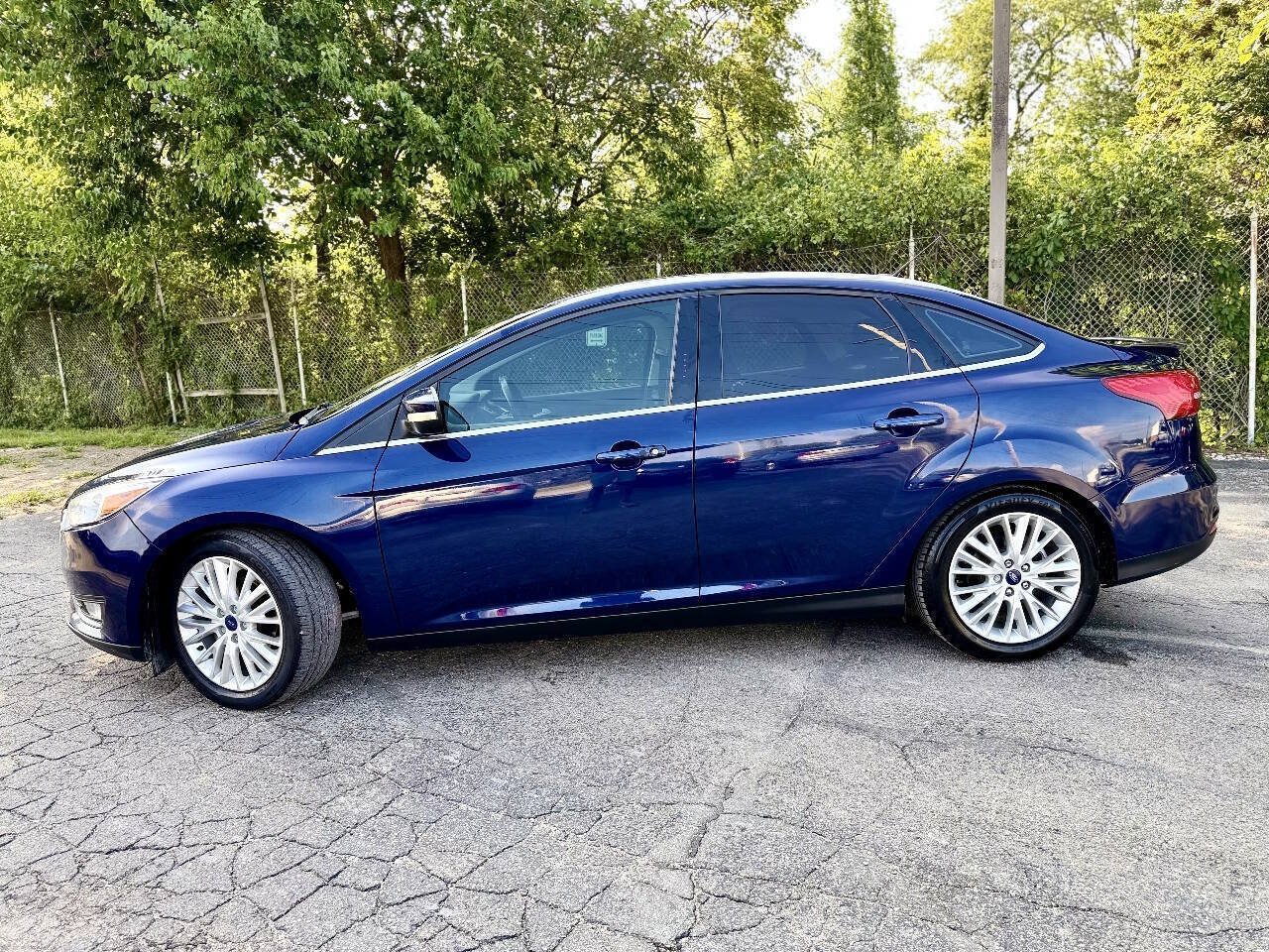 Used 2017 Ford Focus Titanium FWD image 2