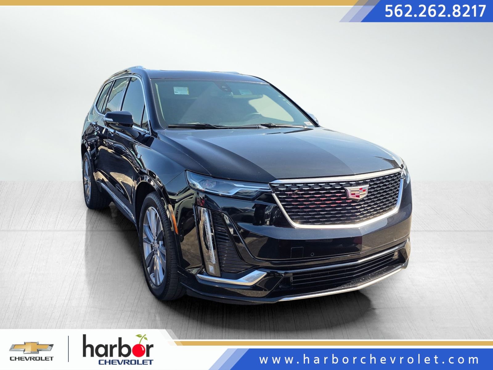 Used 2023 Cadillac XT6 Premium Luxury FWD image 1