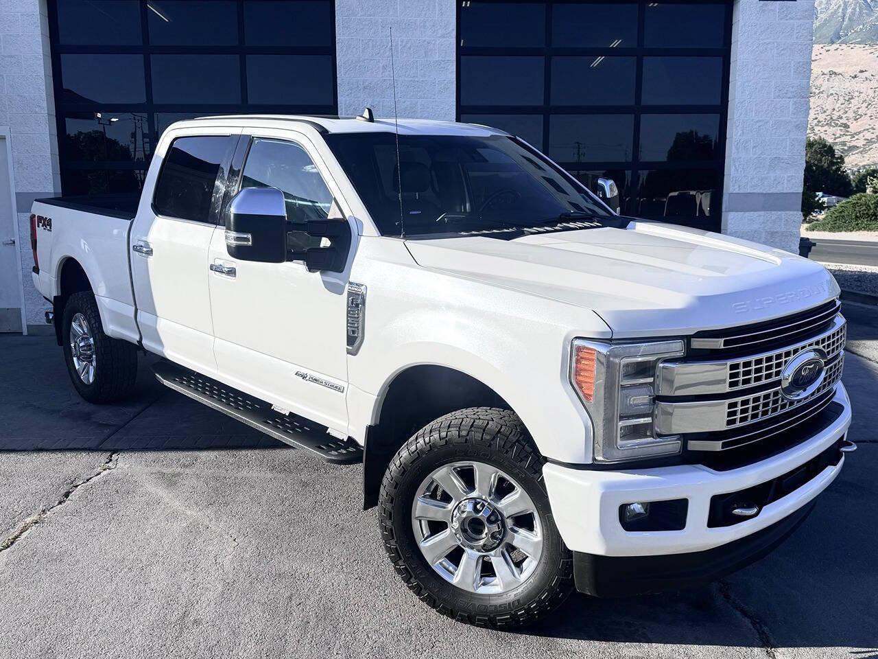 Used 2019 Ford F350 Platinum w/ Platinum Ultimate Package AWD/4WD image 2