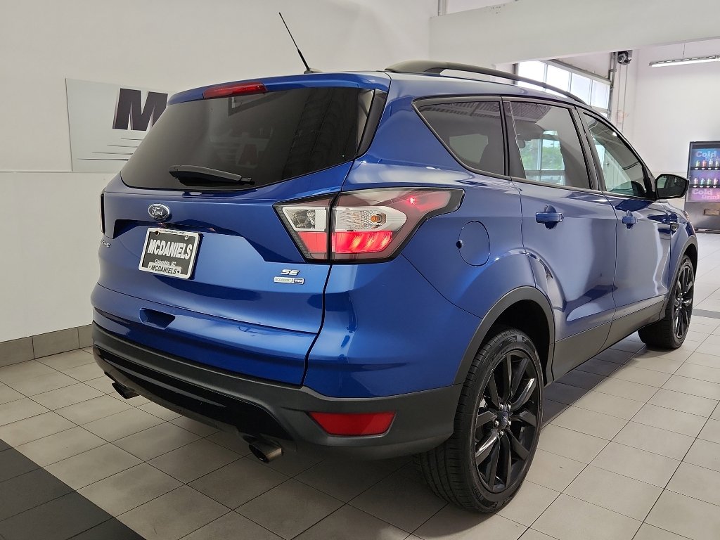 Used 2018 Ford Escape SE w/ SE Sport Appearance Package AWD/4WD image 4