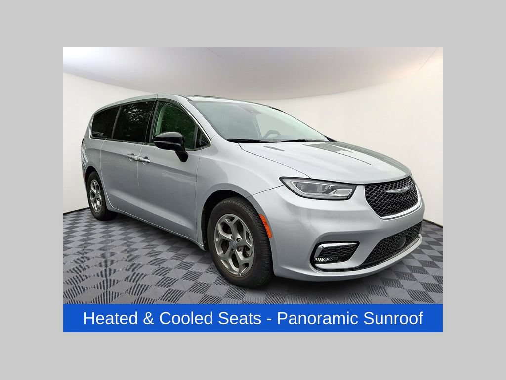 Used 2024 Chrysler Pacifica Limited FWD image 1