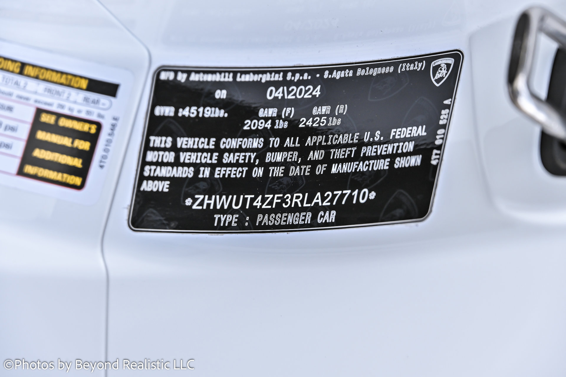 Used 2024 Lamborghini Huracan EVO image 45