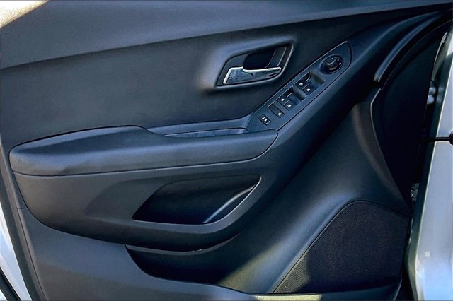 Used 2017 Chevrolet Trax LT image 9