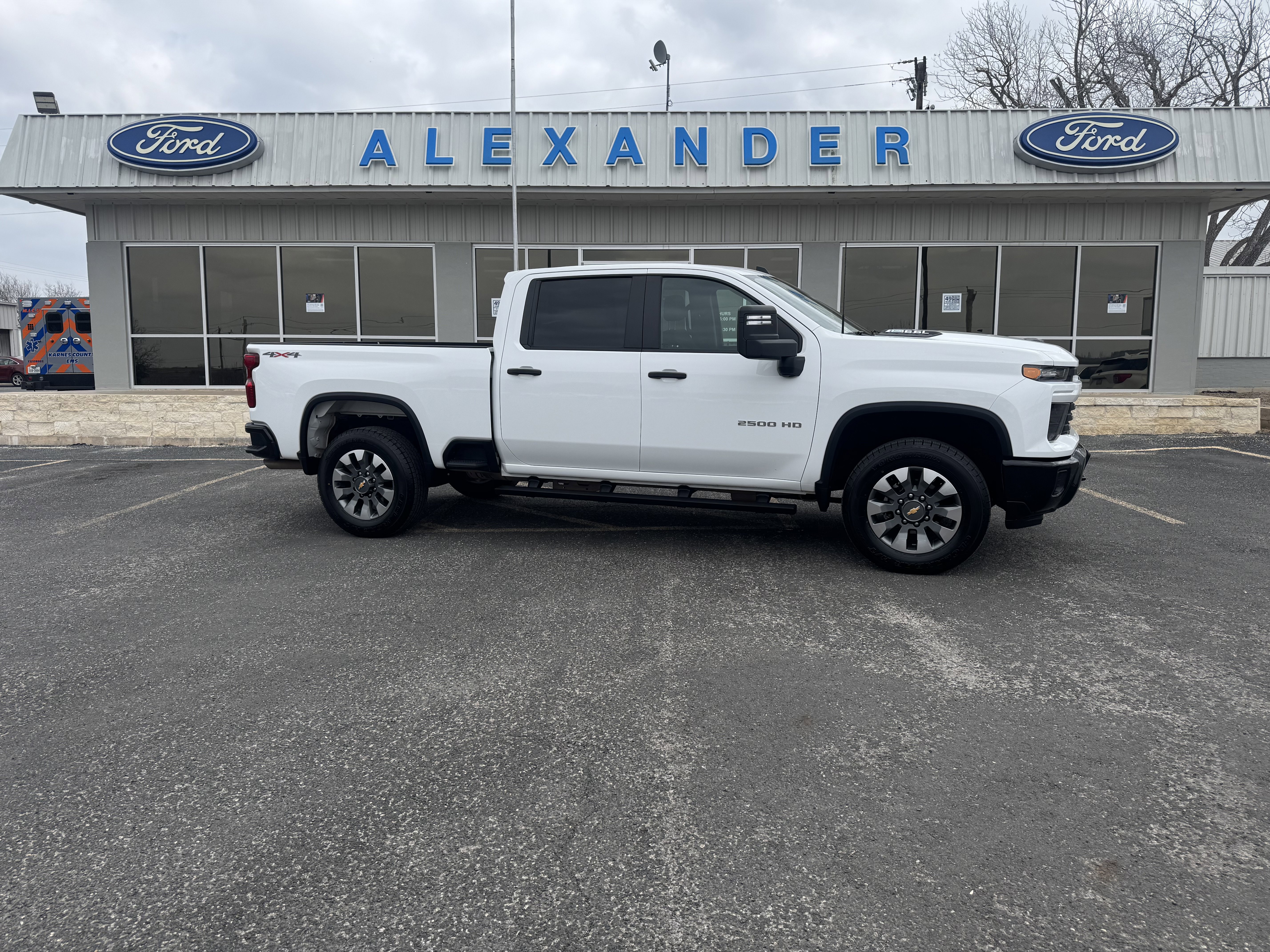 Used 2025 Chevrolet Silverado 2500 Custom w/ Custom Convenience Package