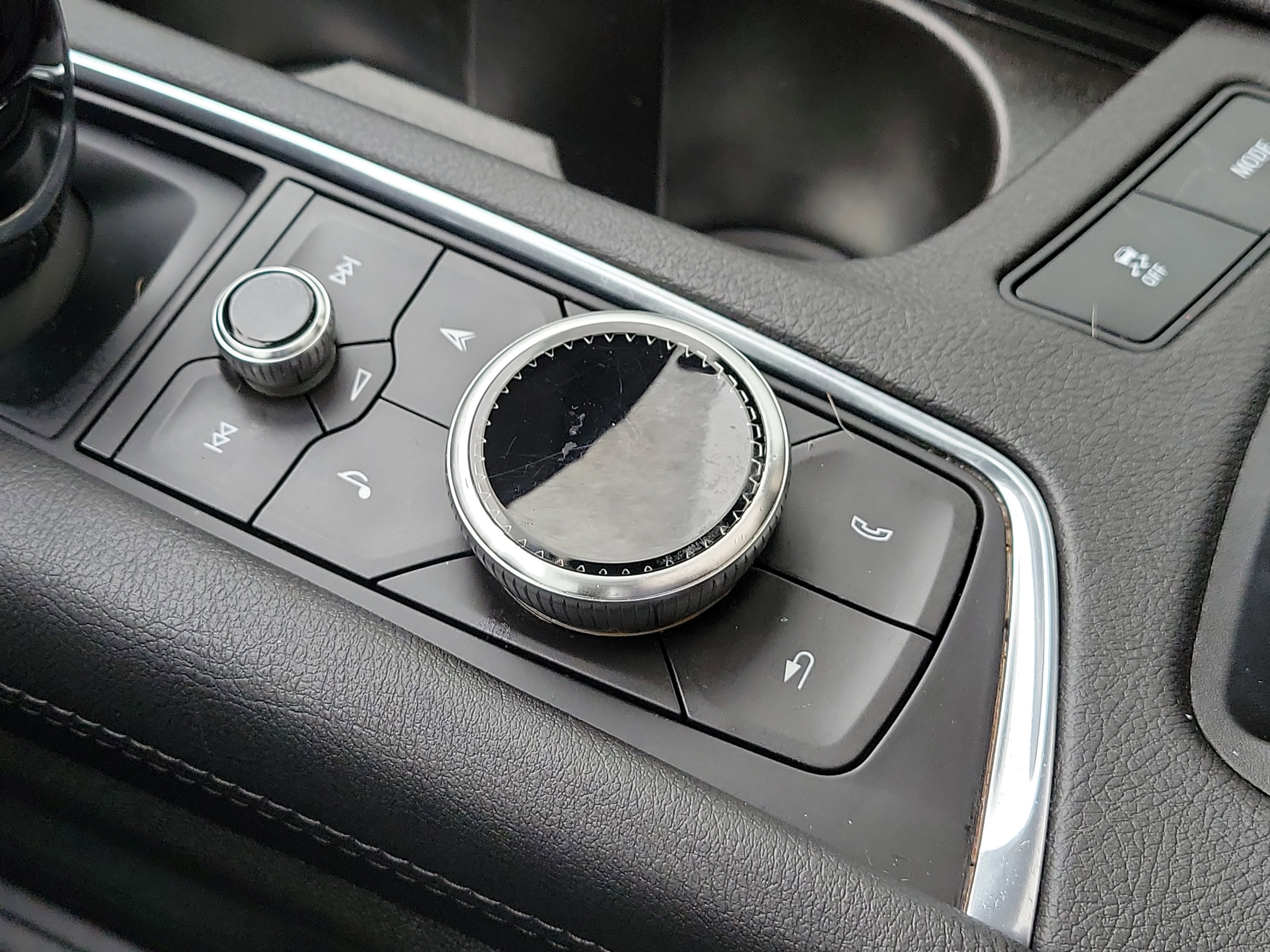 Used 2023 Cadillac XT6 Sport w/ LPO, Onyx Lite Package image 29