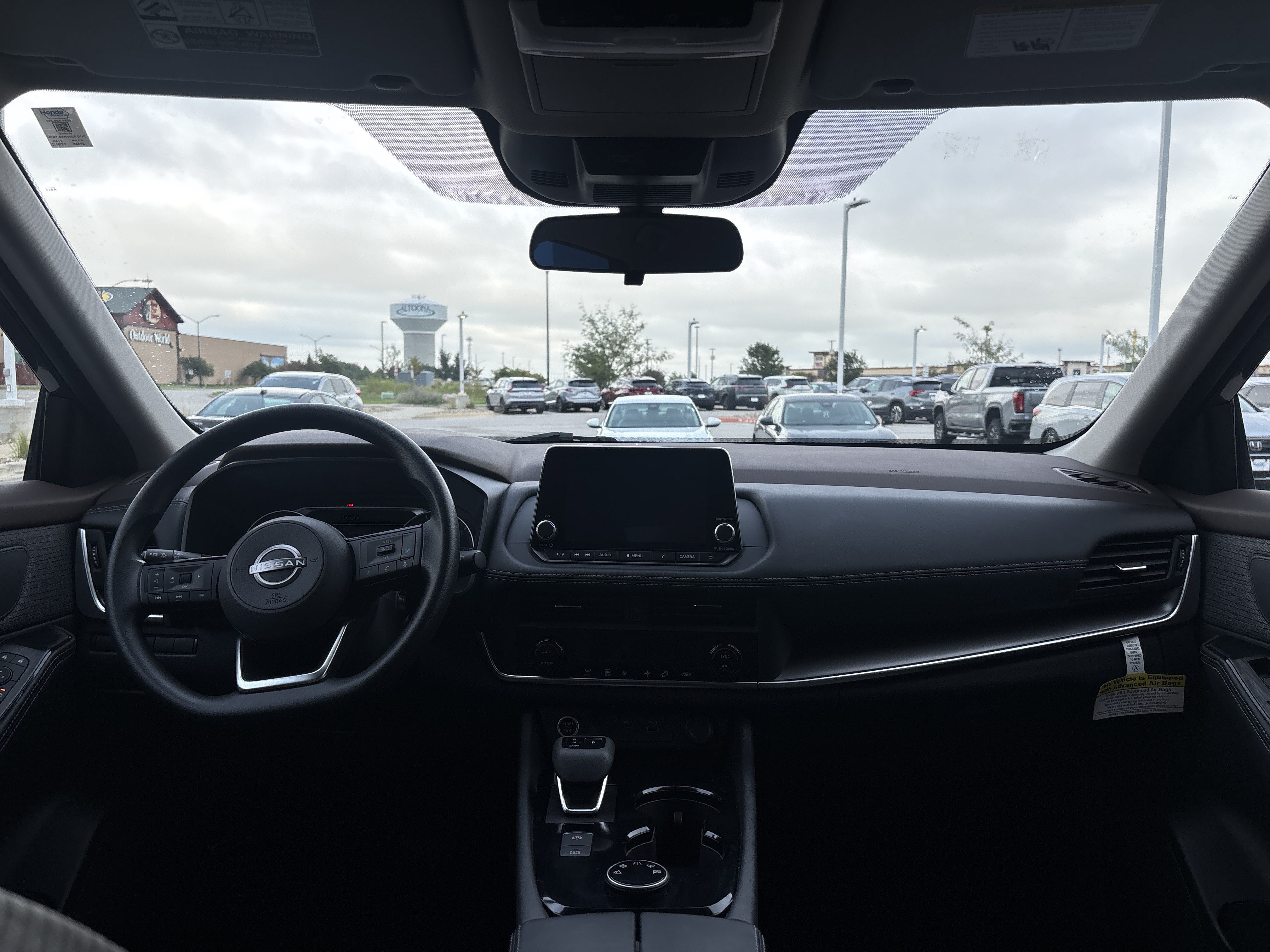 Used 2023 Nissan Rogue SV AWD/4WD image 10