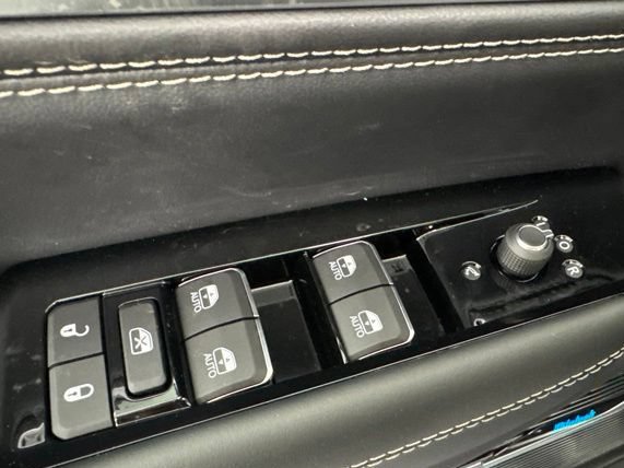 New 2026 Jeep Grand Wagoneer Summit AWD/4WD image 19
