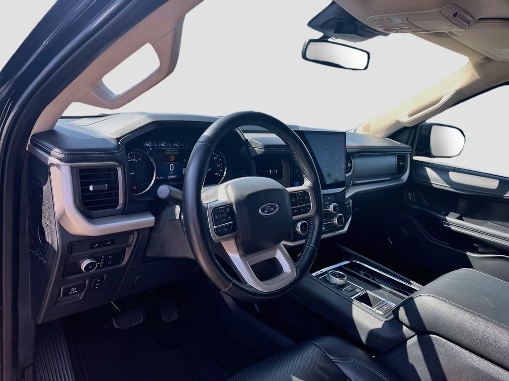 Used 2022 Ford Expedition XLT RWD image 9
