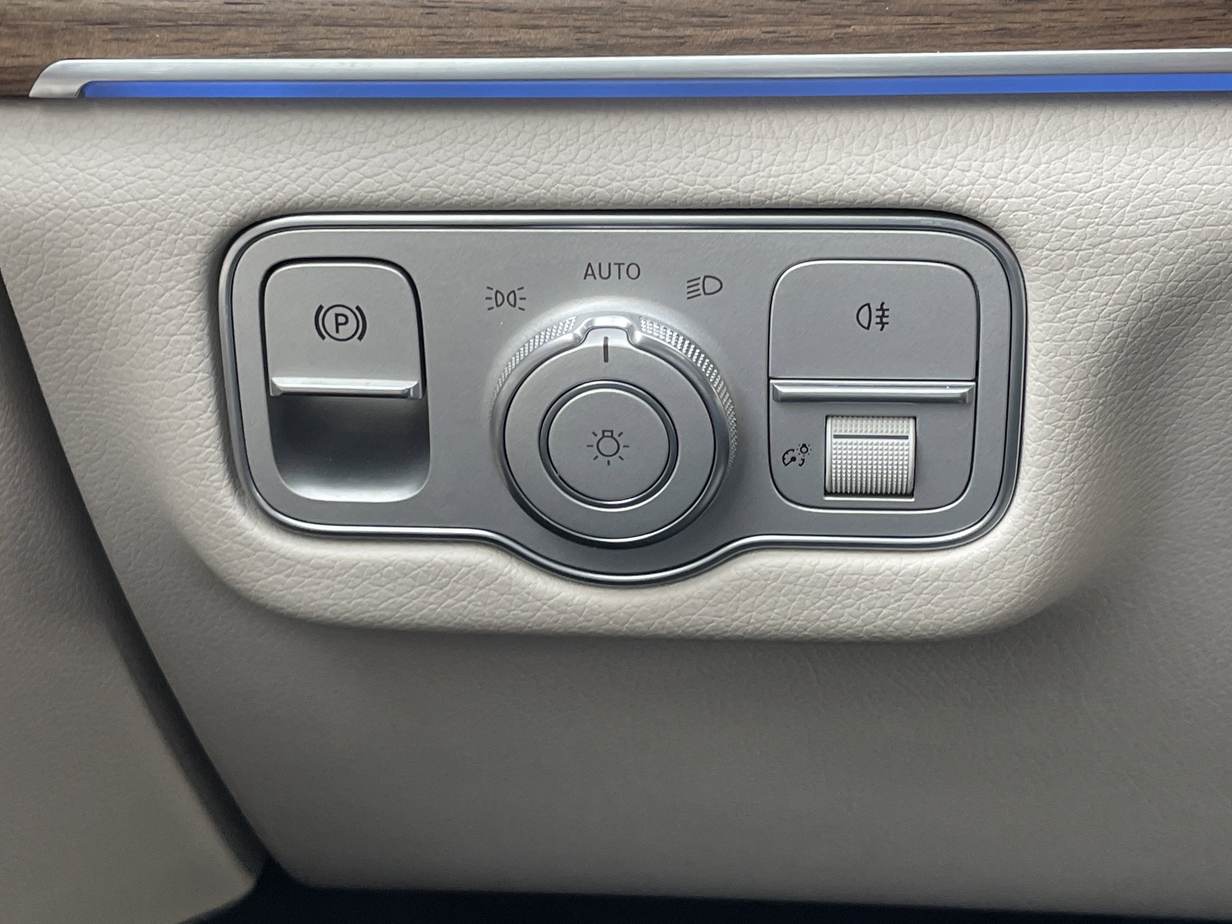 Certified 2025 Mercedes-Benz GLE 450 4MATIC image 23