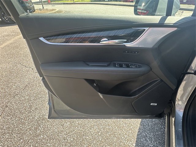 Used 2024 Cadillac XT6 Premium Luxury image 10