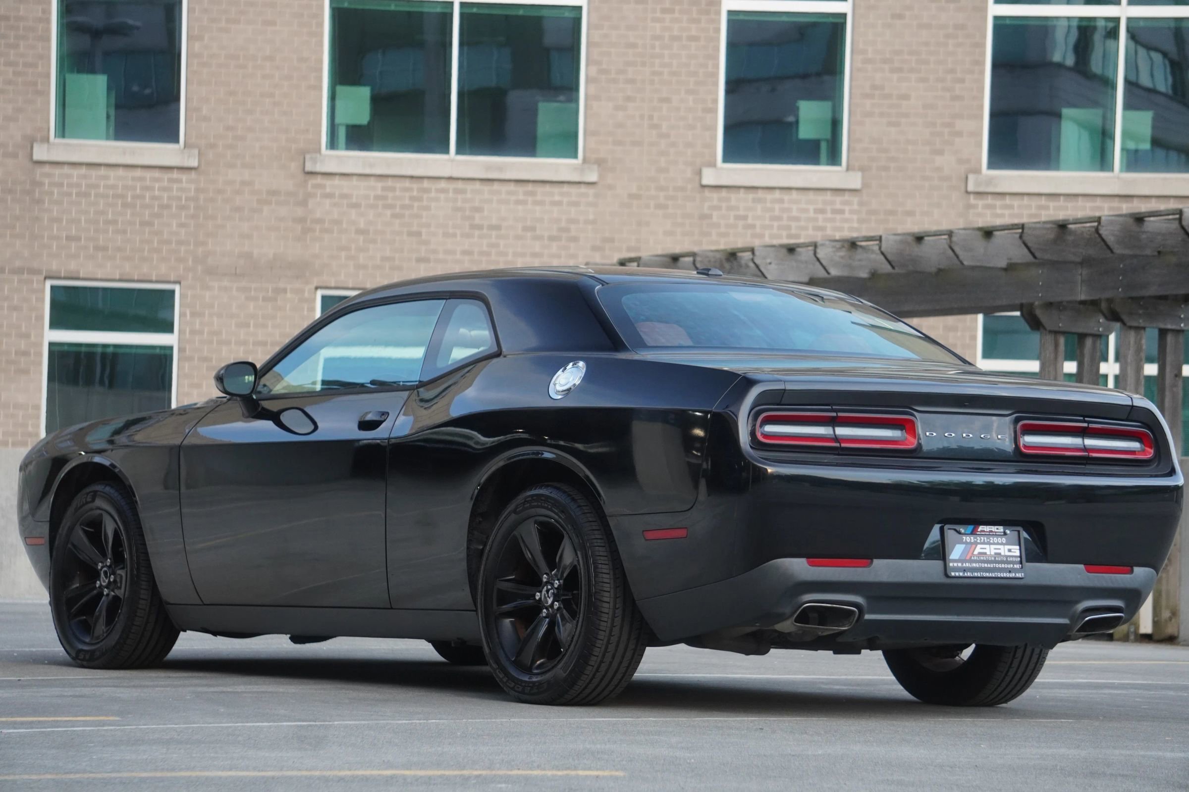 Used 2017 Dodge Challenger SXT RWD image 13