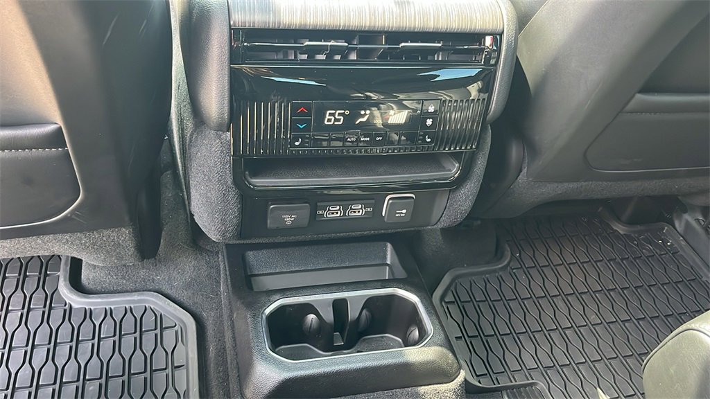 Used 2024 Jeep Wagoneer Series III w/ Premium Group I image 33