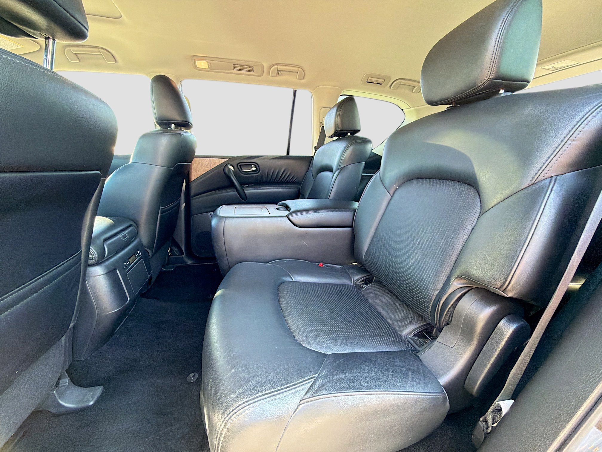 Used 2023 Nissan Armada SL w/ Captain's Chairs Package image 21