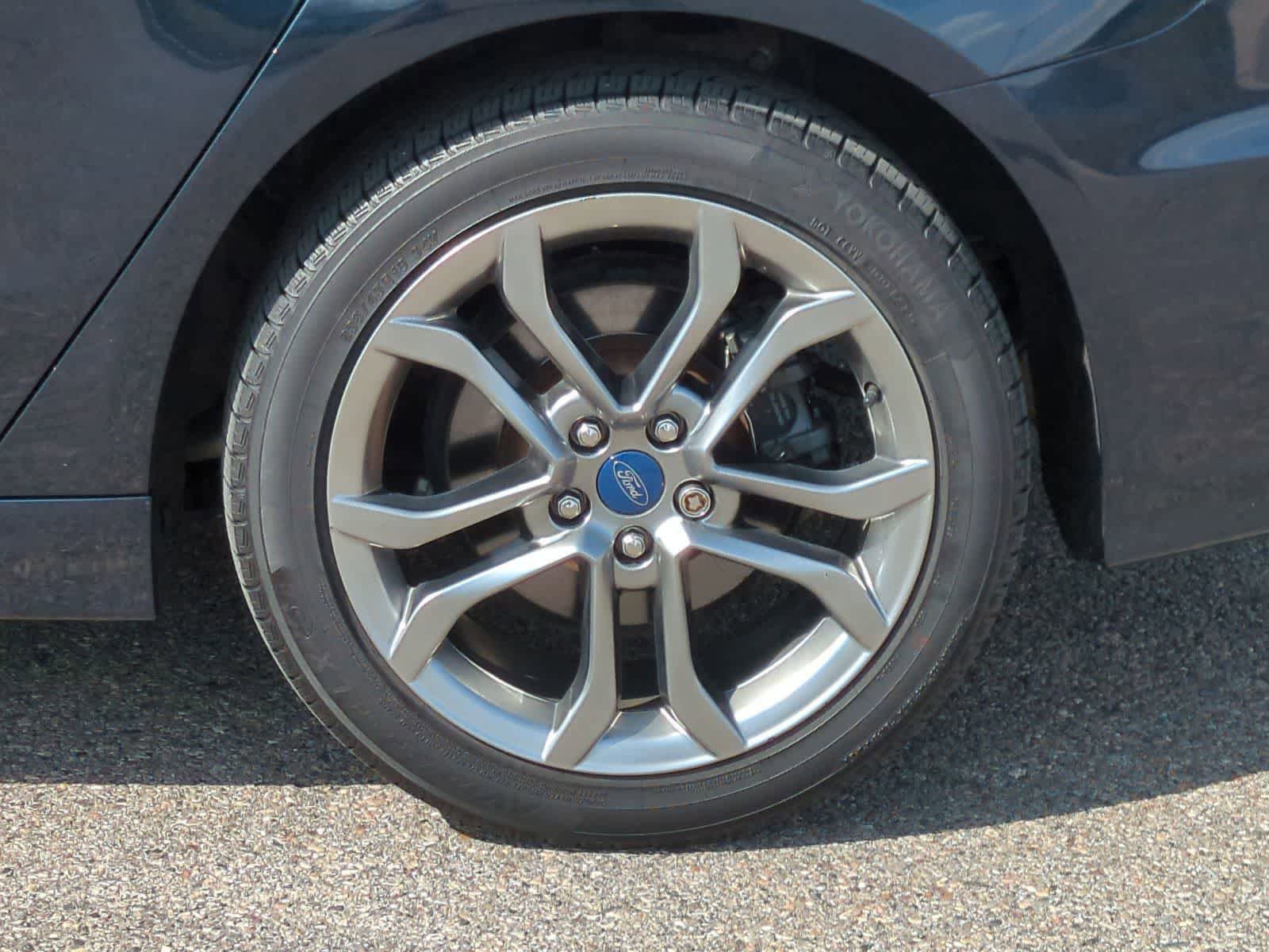 Used 2020 Ford Fusion SEL FWD image 14