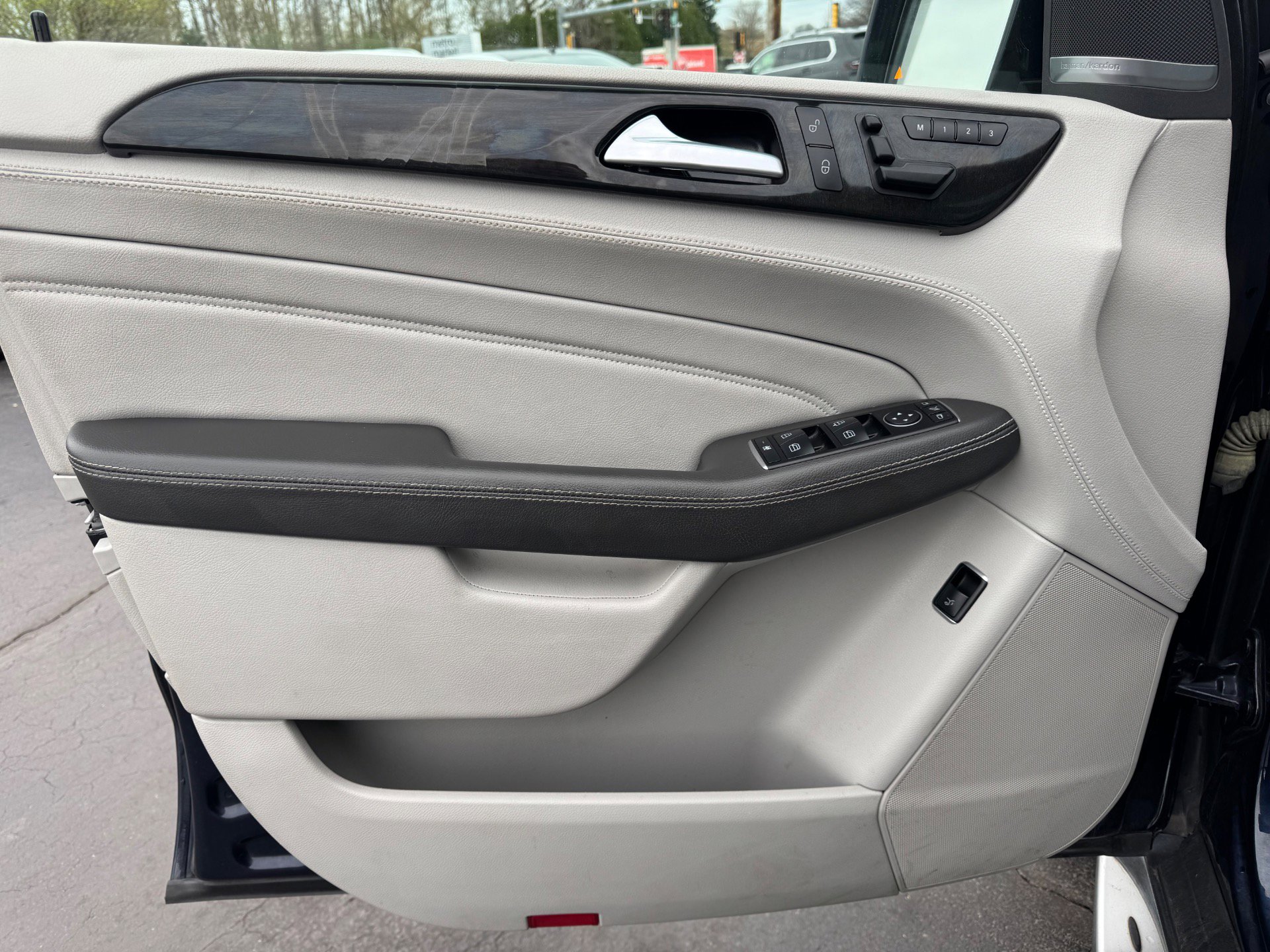 Used 2015 Mercedes-Benz ML 400 4MATIC image 5
