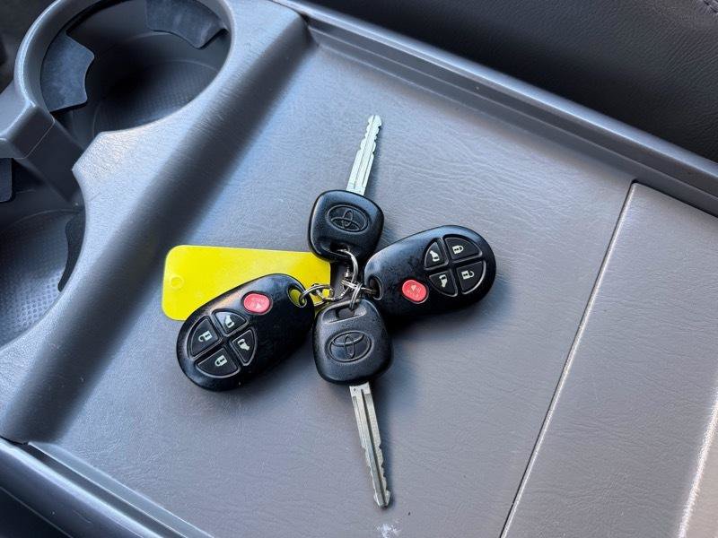 Used 2010 Toyota Sienna LE FWD image 55