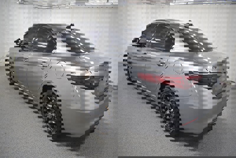 Used 2019 Alfa Romeo Giulia Ti image 5