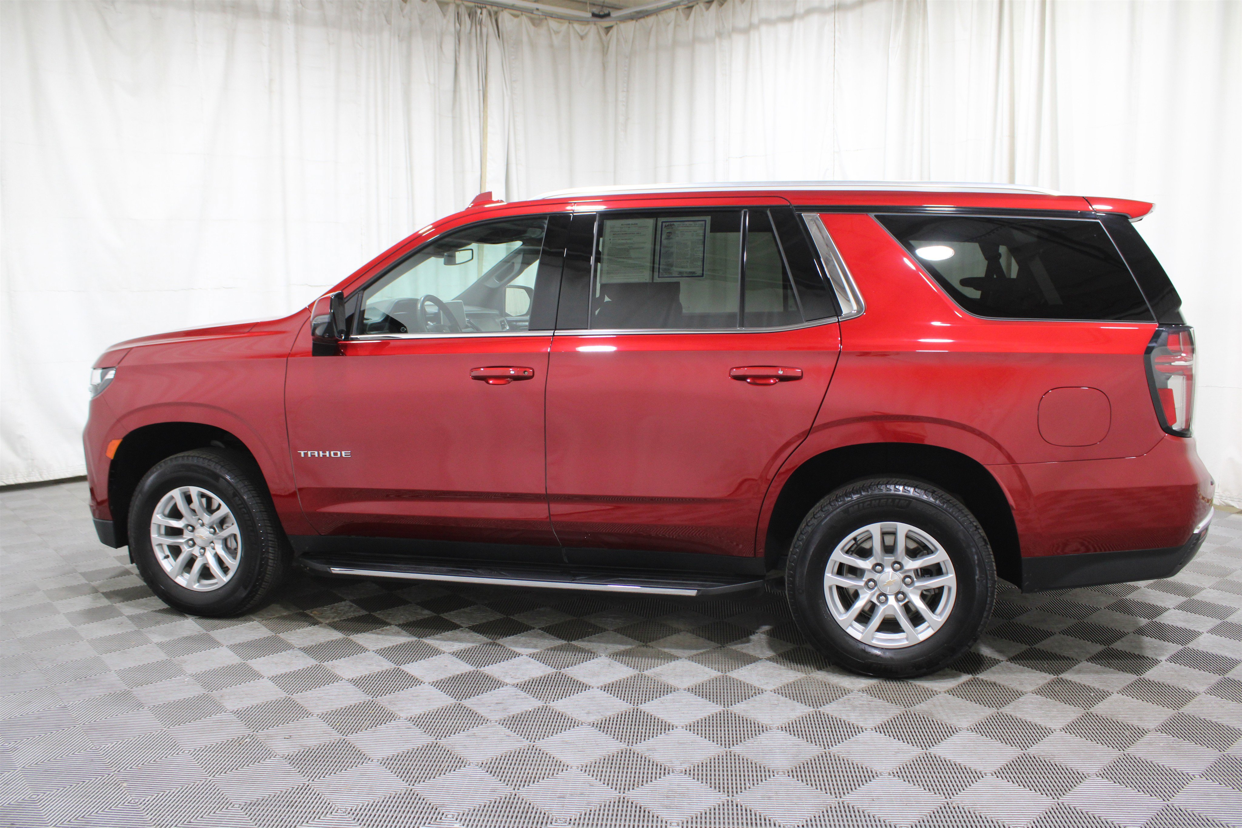 Used 2024 Chevrolet Tahoe LT w/ Luxury Package image 41