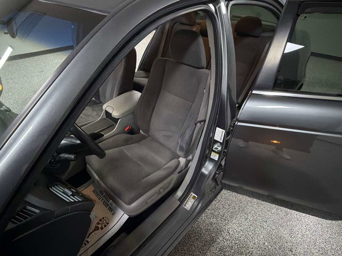 Used 2011 Honda Accord EX image 12