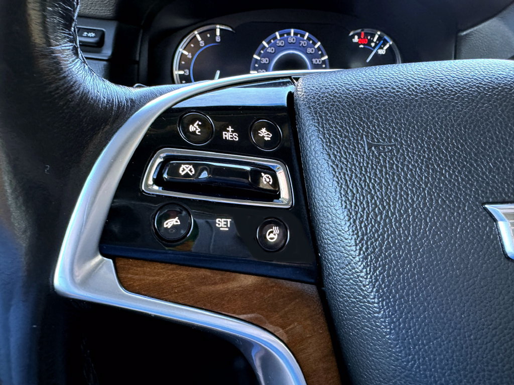 Used 2018 Cadillac Escalade ESV Premium Luxury AWD/4WD image 25
