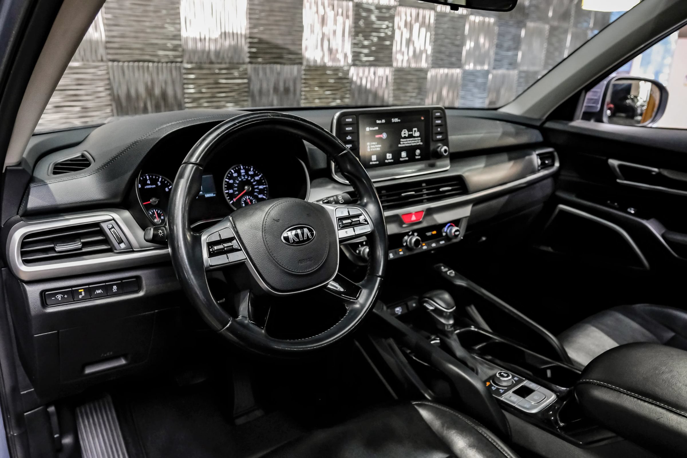 Used 2021 Kia Telluride S AWD/4WD image 3